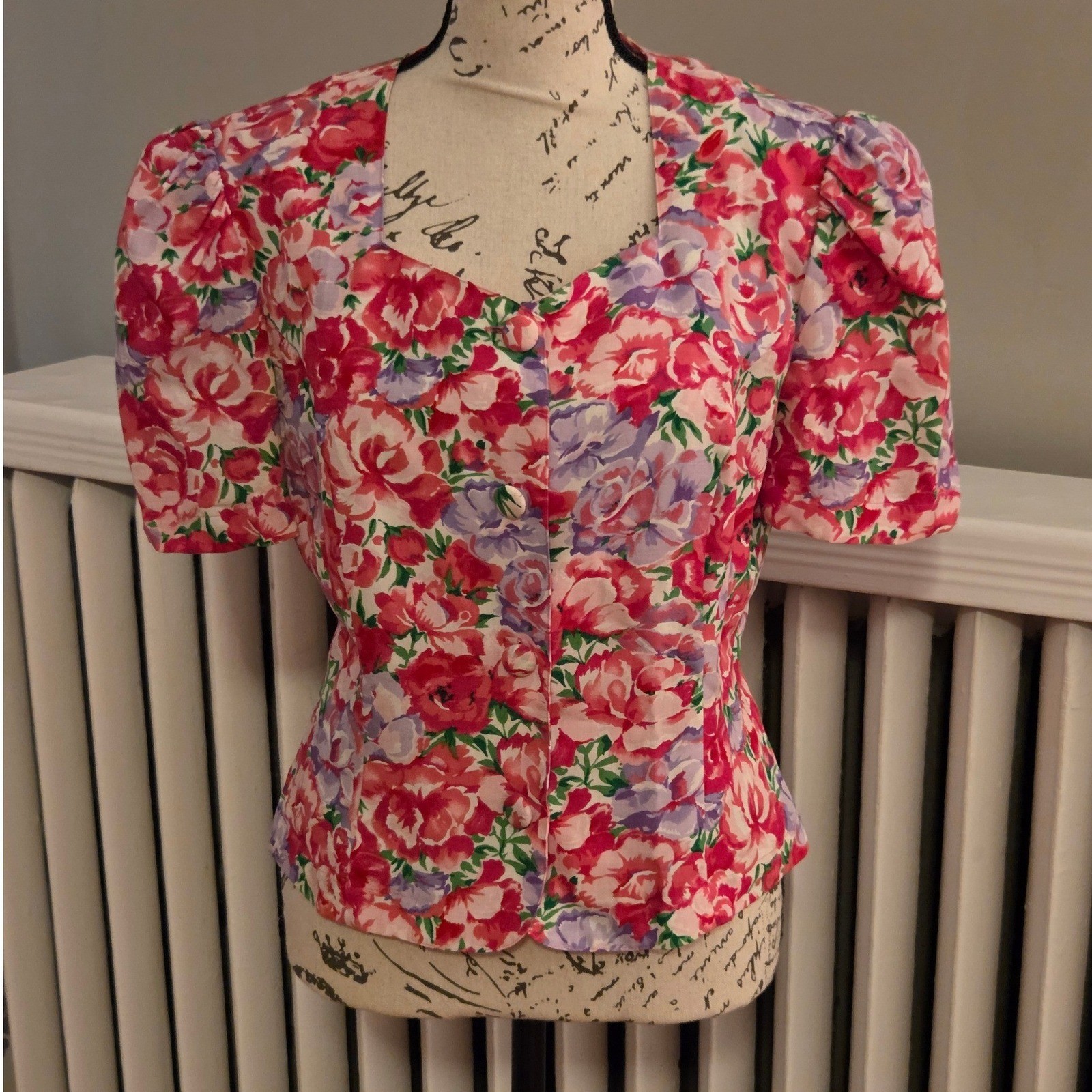 Vintage 90s Eagle’s Eye Floral Cottagecore Peplum Blouse Rayon Linen Size S