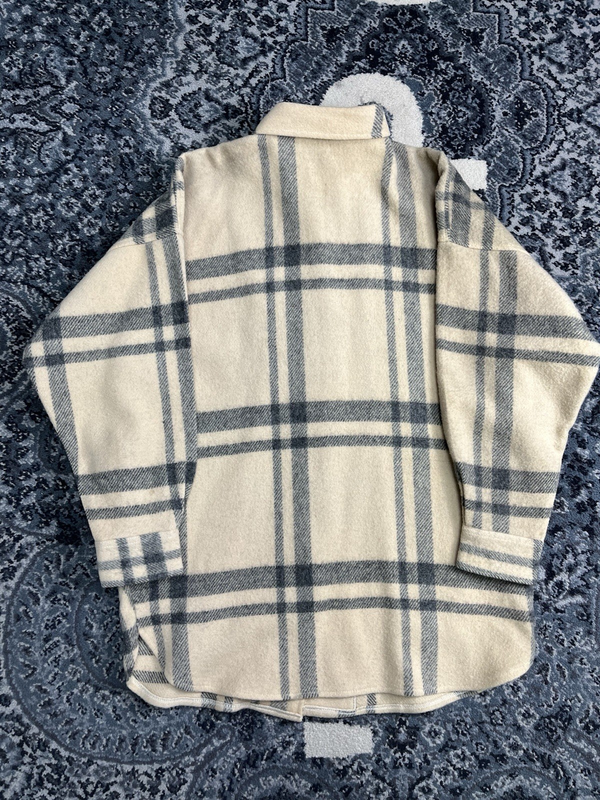 Vintage 1960s Womens’ WoolRich Flannel Shirt Size Large Made In USA beige