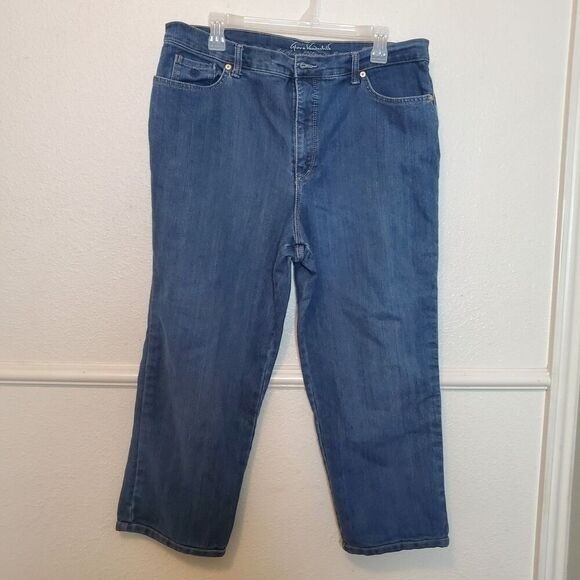 Gloria Vanderbilt Amanda Jeans Women’s Size 16 Blue Rhinestone Embroidered