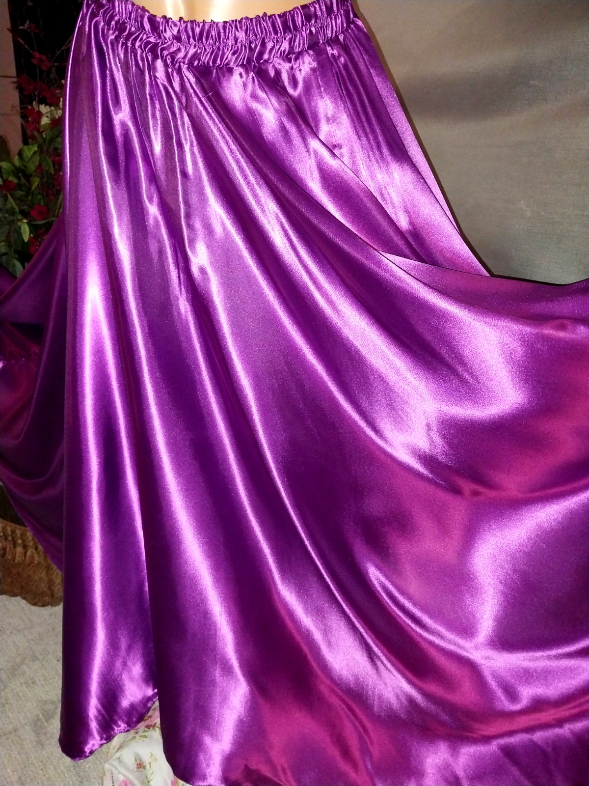 VTG SATIN LIQUID ORCHID GRAND SWEEP TWIRLY FLARE SKIRT SHINY GLOSSY LUXE SML NEW