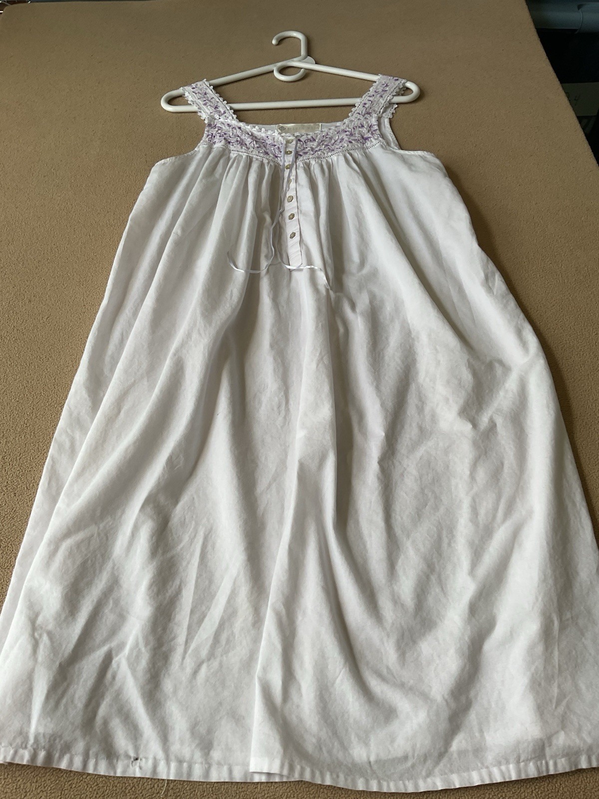 Vintage Eileen West Nightgown Sz. S Sleeveless Embroidery & Lace Top E4