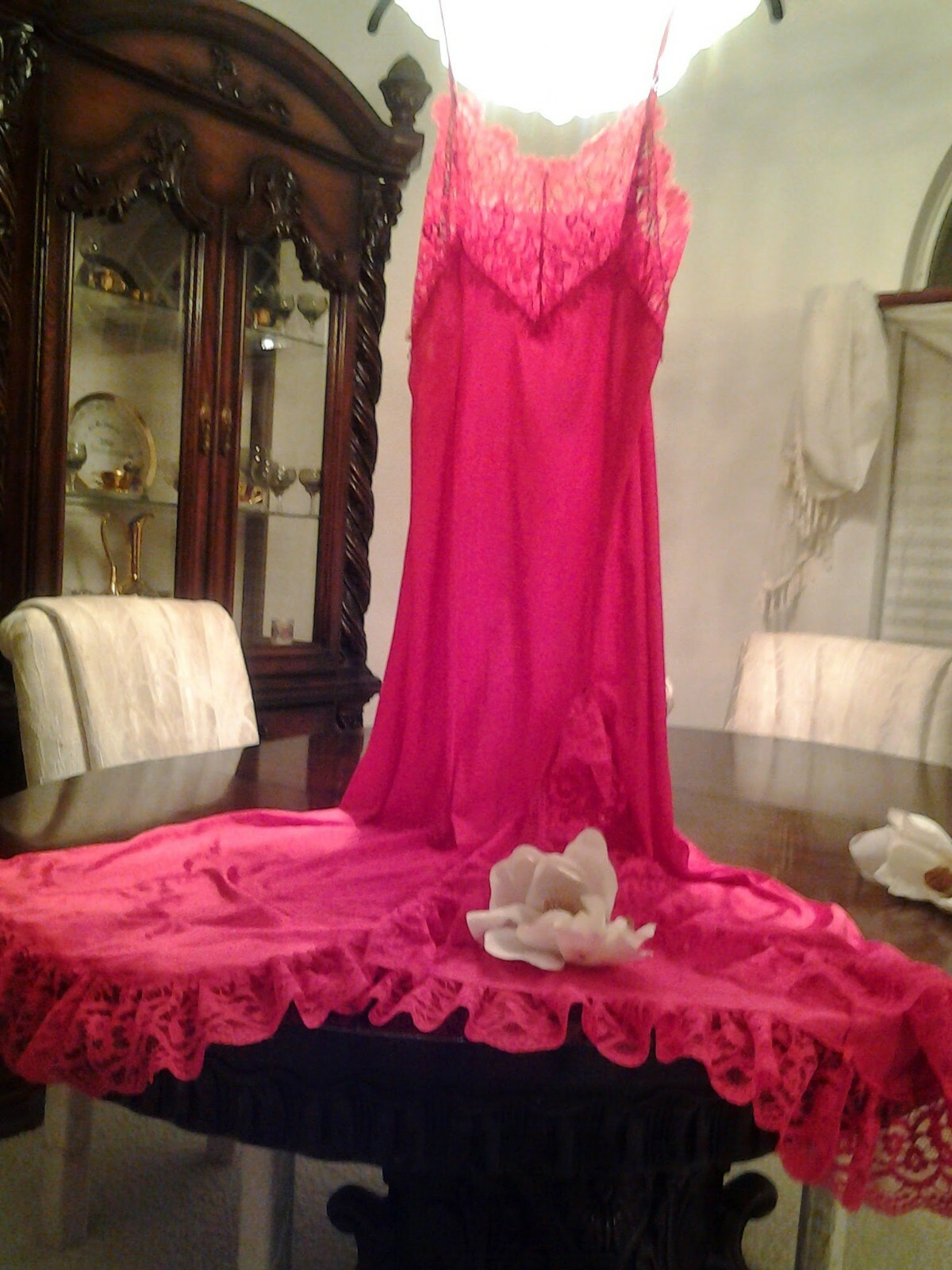 NEW VTG LADY CAMEO RED SEXY NIGHTGOWN 100%NYLON LACE RUFFLE AROUND UP SLIT MED