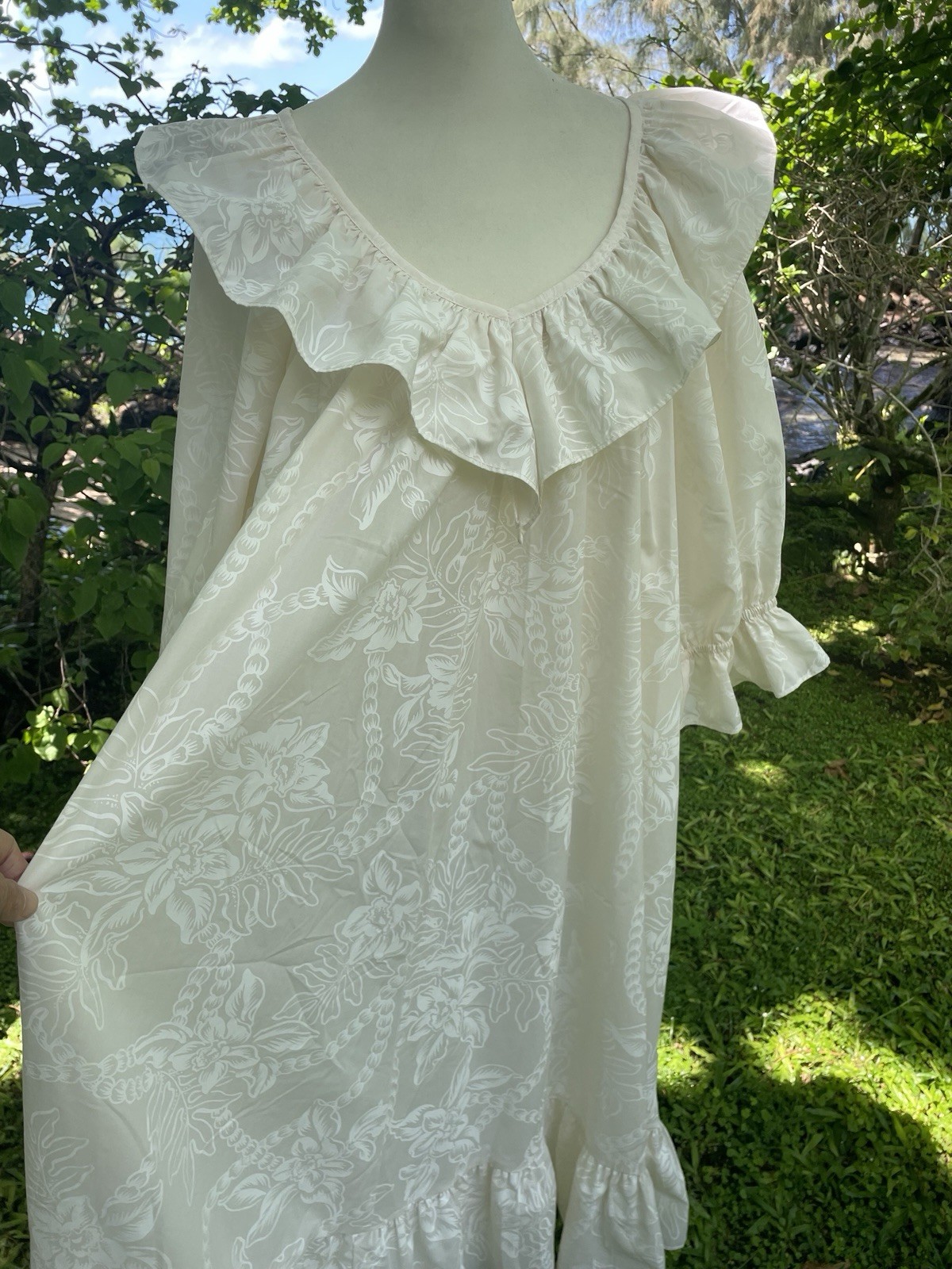 Vintage Liberty House Almost Paradis Cream/Ivory V-Neck Dress Muu Muu Size M