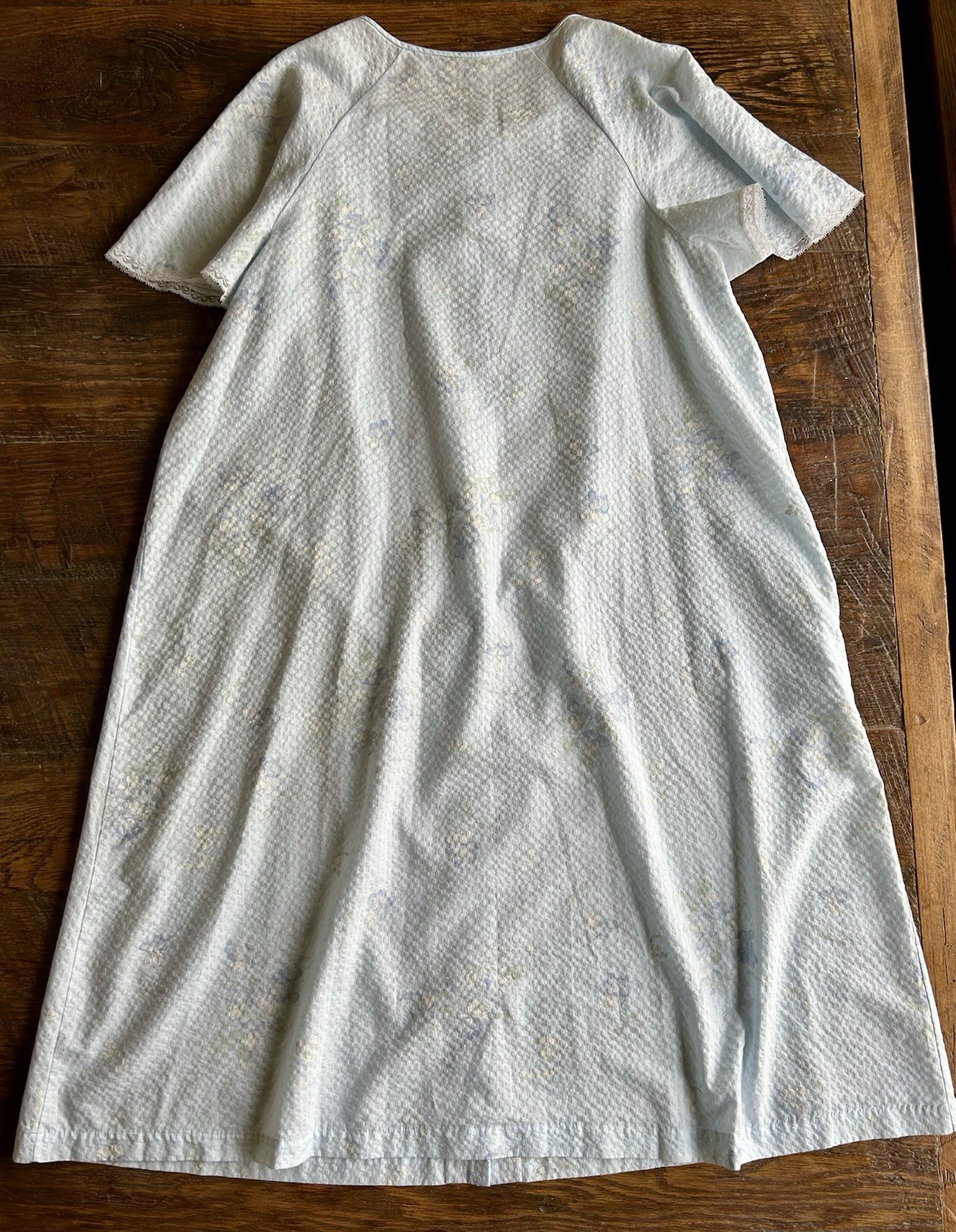 Vintage Lorraine Blue Floral Robe Size M House Dress Nightgown Snap Closure USA