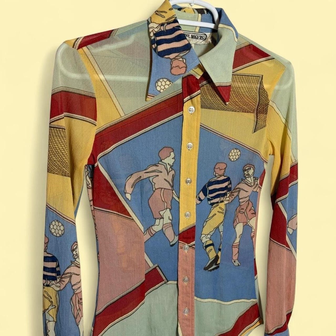 70s vintage Wayne Rogers all-over soccer print Woman’s Button Up shirt Xsmall