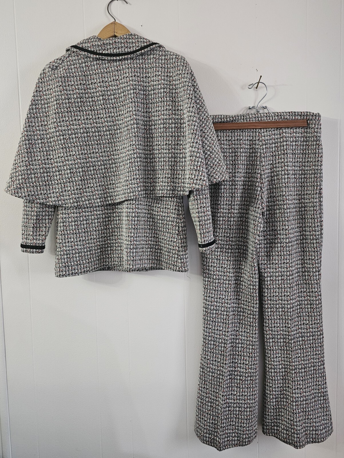 Vintage Christenfeld of California Women’s Pant Suit Cape Set ~ 3 Piece Suit 👀