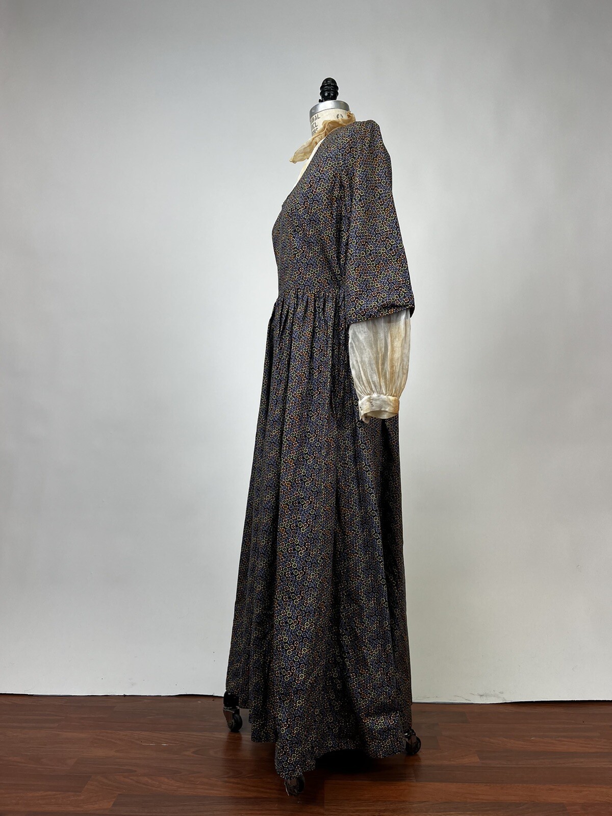 Antique 1930s Cotton Folk Printed Day Dress With False Collar Wounded Bird AS IS