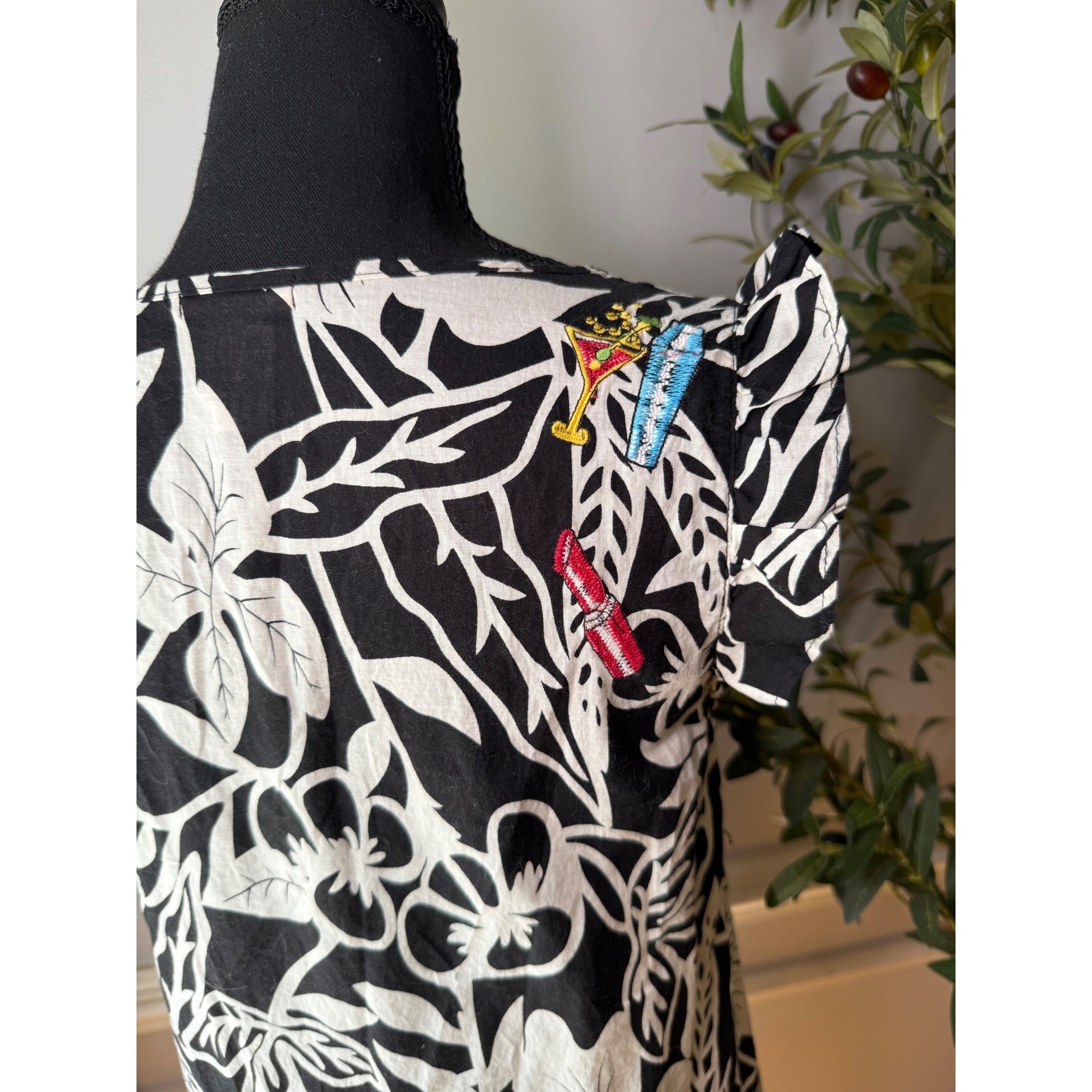 Max Rave Y2K Embroidered Floral Dress Hollywood Patch Black White