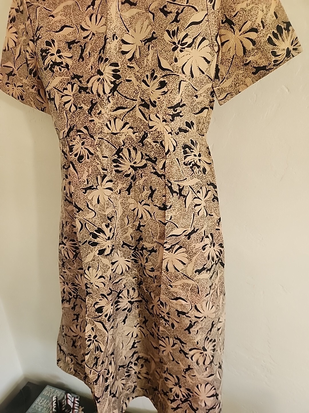 vintage 40’s dress med large short sleeve pony,foral graphics excellent 1940’s