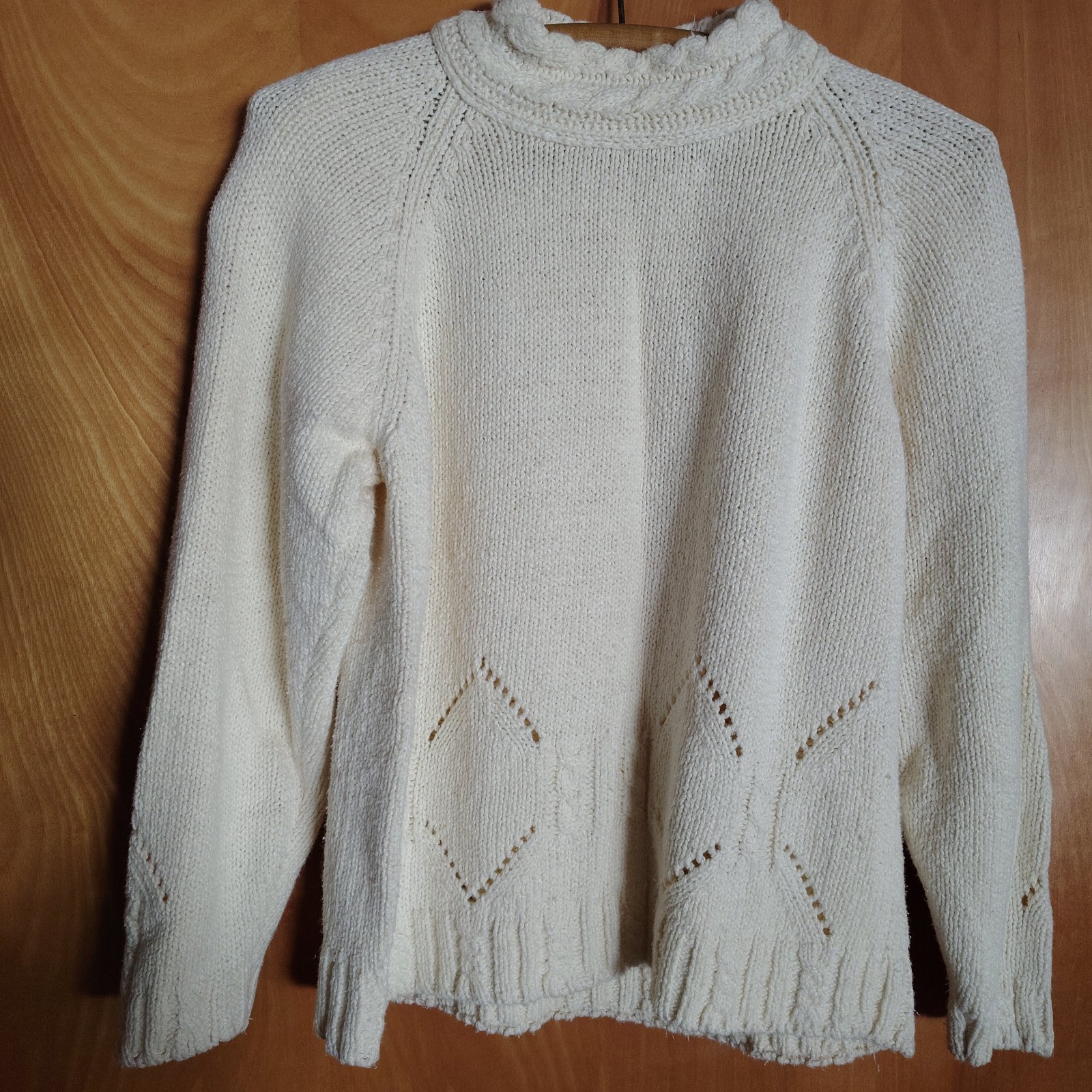 Vintage Women’s 1990’s Outback Red Pearl White Mock Turtle Neck Cable Sweater S