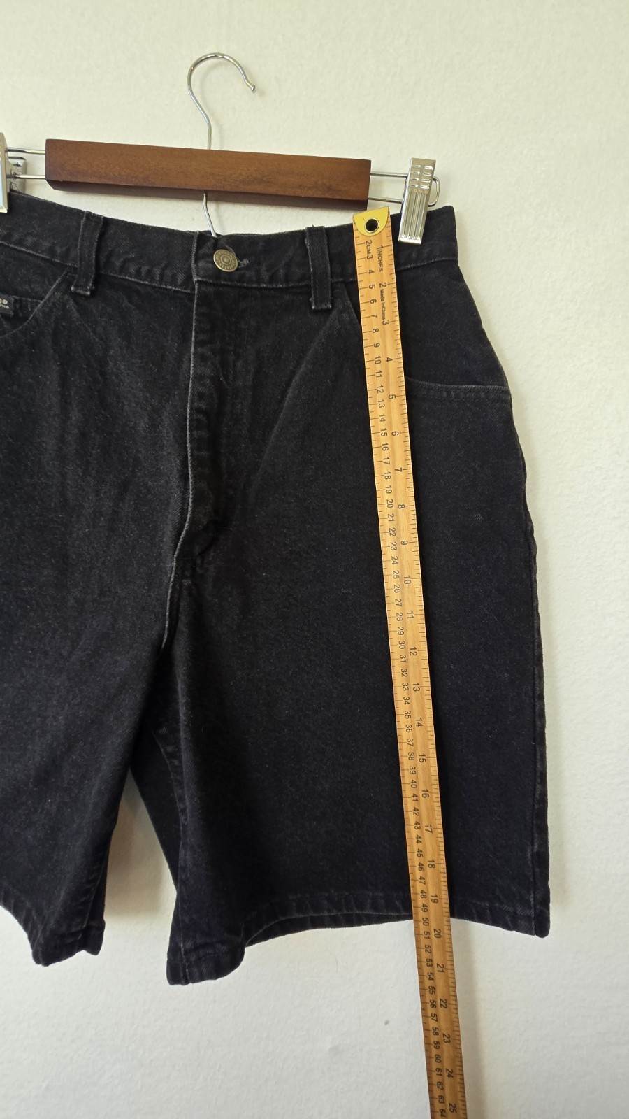 Vtg Lee Black Wash Mom High Waisted Long Shorts Womens Sz. 12 Med Fits Sz 8