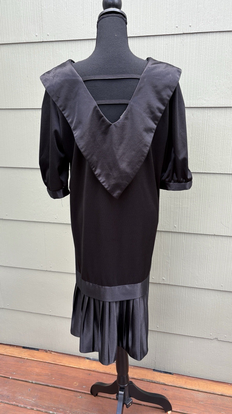 vtg AMY’S PLACE 70s 80s Nautical Sailor Goth Satin Half Sleeve Pleated Dress