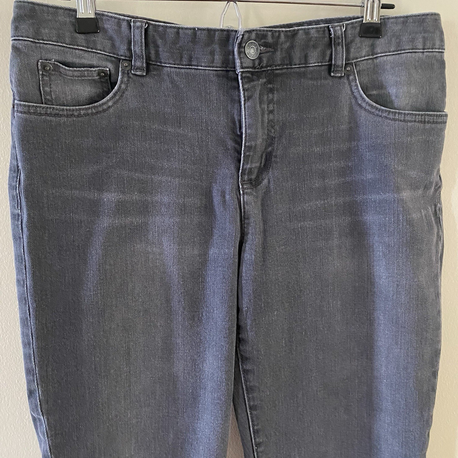 VIN Women’s Black Gray CHAPS Denim Petite Jeans Size 10P 28″ Inseam Cotton Blend