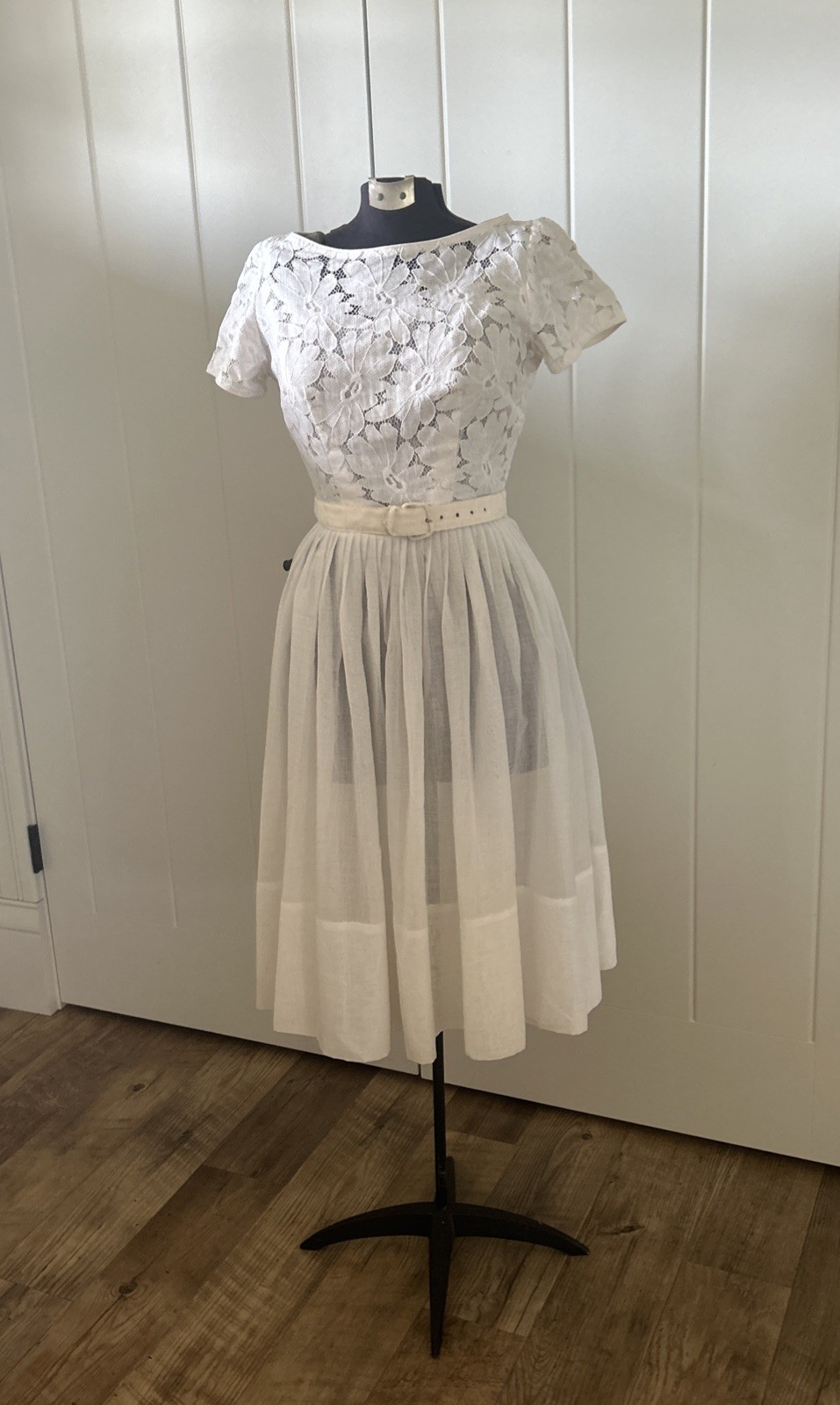 Vintage Late 1950’s L ‘Aiglon Dauphine Petite White Cotton Dress Lace Top