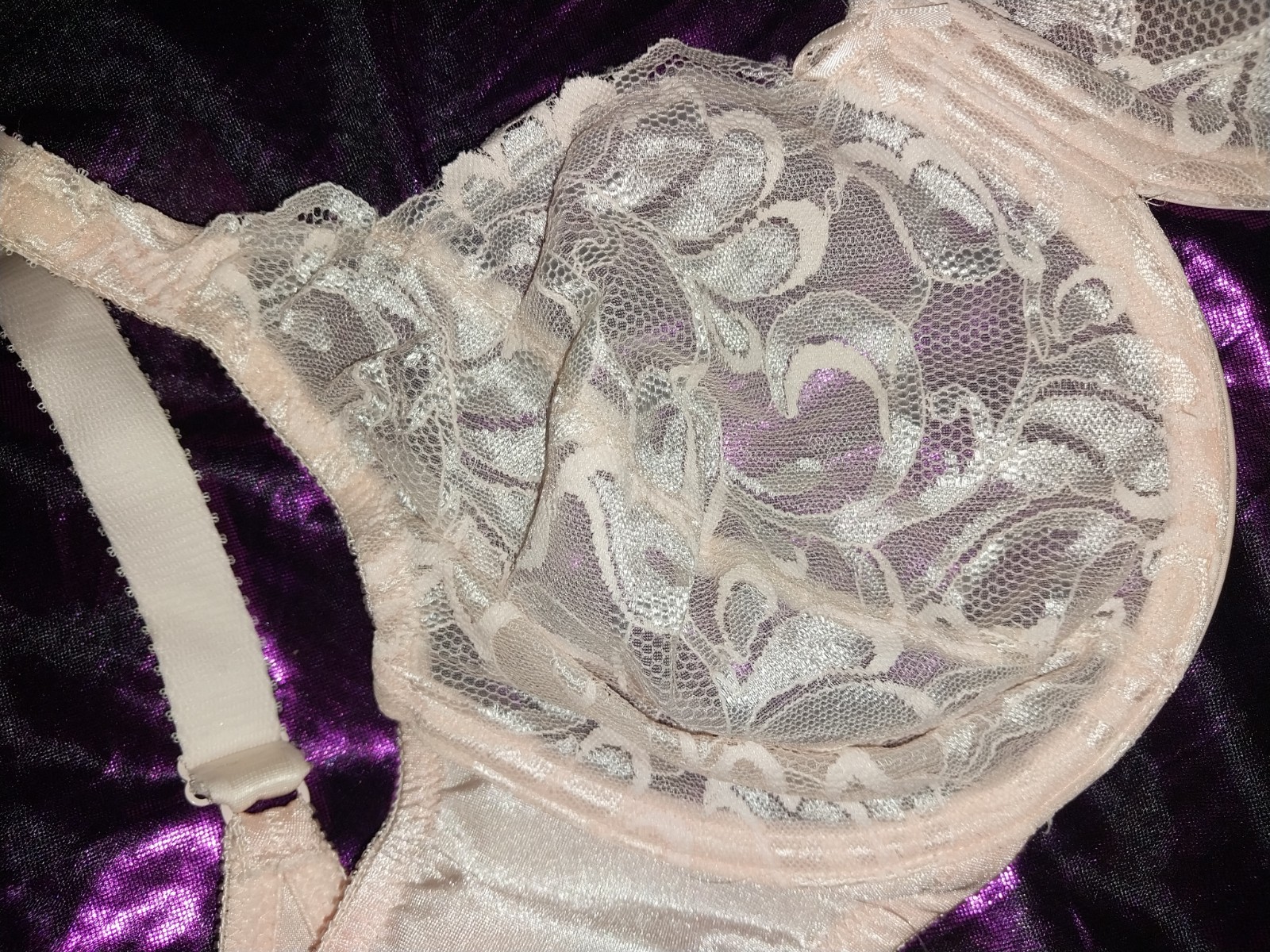 VTG SILKY VANITY FAIR OPAQUE SHEER UNLINED PINK LACE BRA UW 34DD COQUETTE