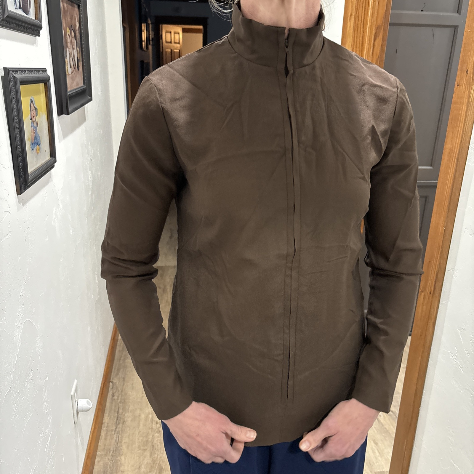 Vintage 1960s brown women’s zip up blouse nylon/polyester