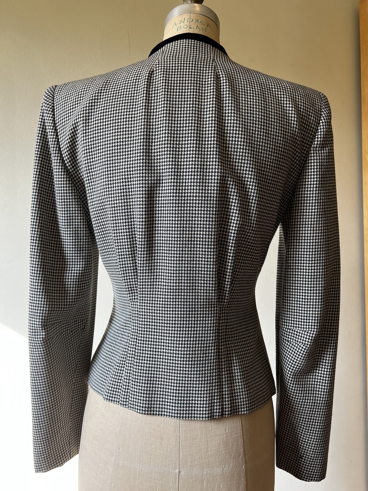Vintage Norma Kamali 80’s Women’s Jacket Blazer Black White Houndstooth Velvet
