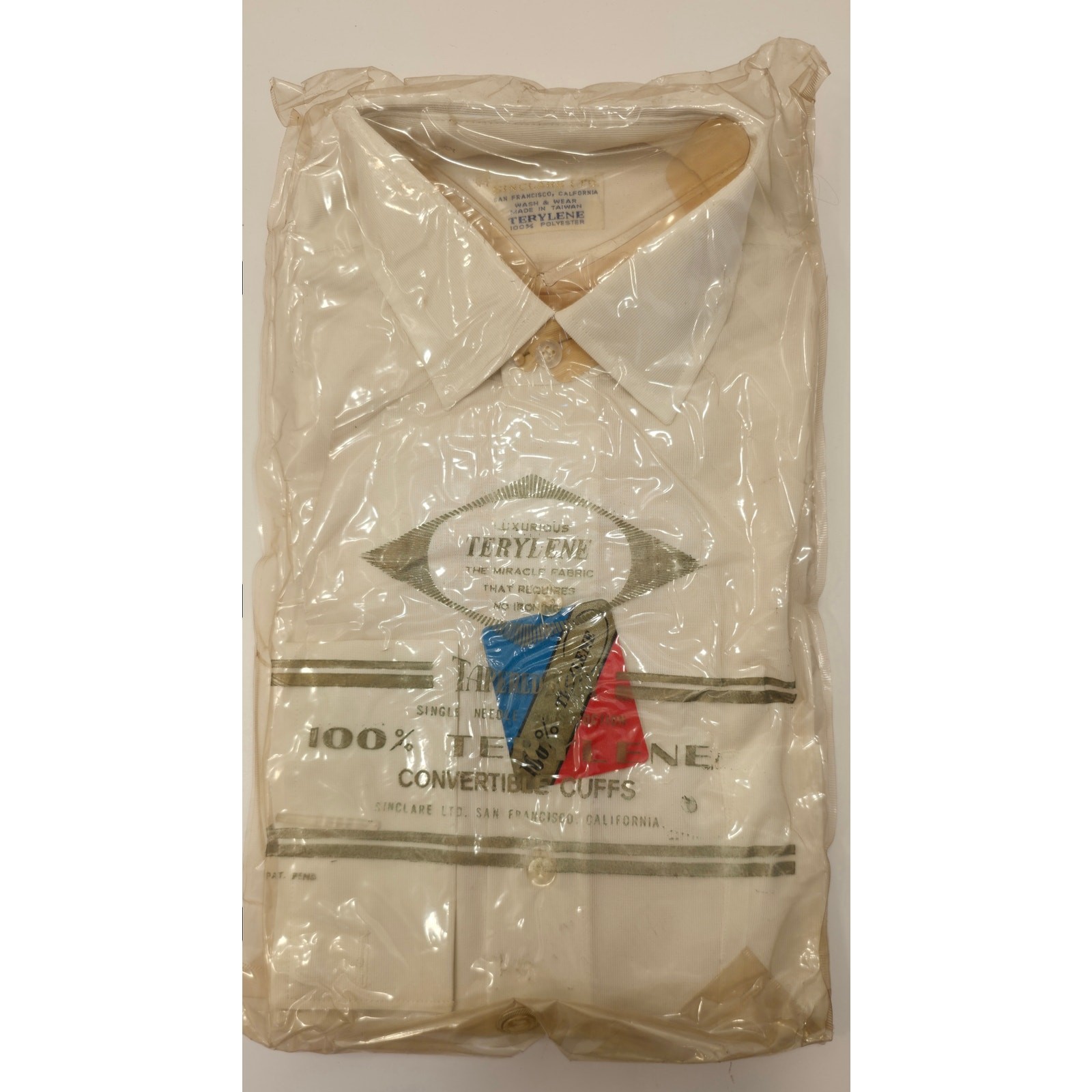 VINTAGE *NEW* 1960’s Men’s Sinclare Cream Shirt Tapered Body 100% Poly Sz 14-33