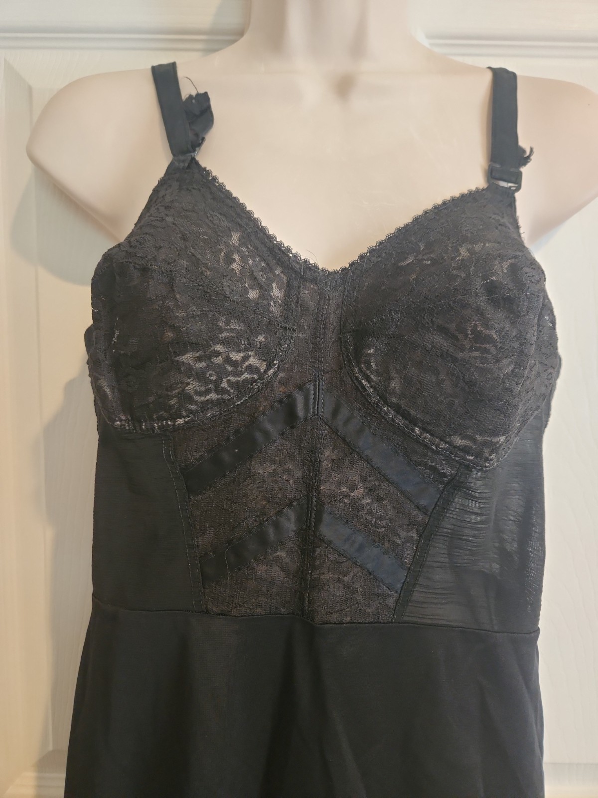 Kayser Vtg USA Black Lace Trim Slip Dress Nightgown Size 36B Unique Sheer Strech