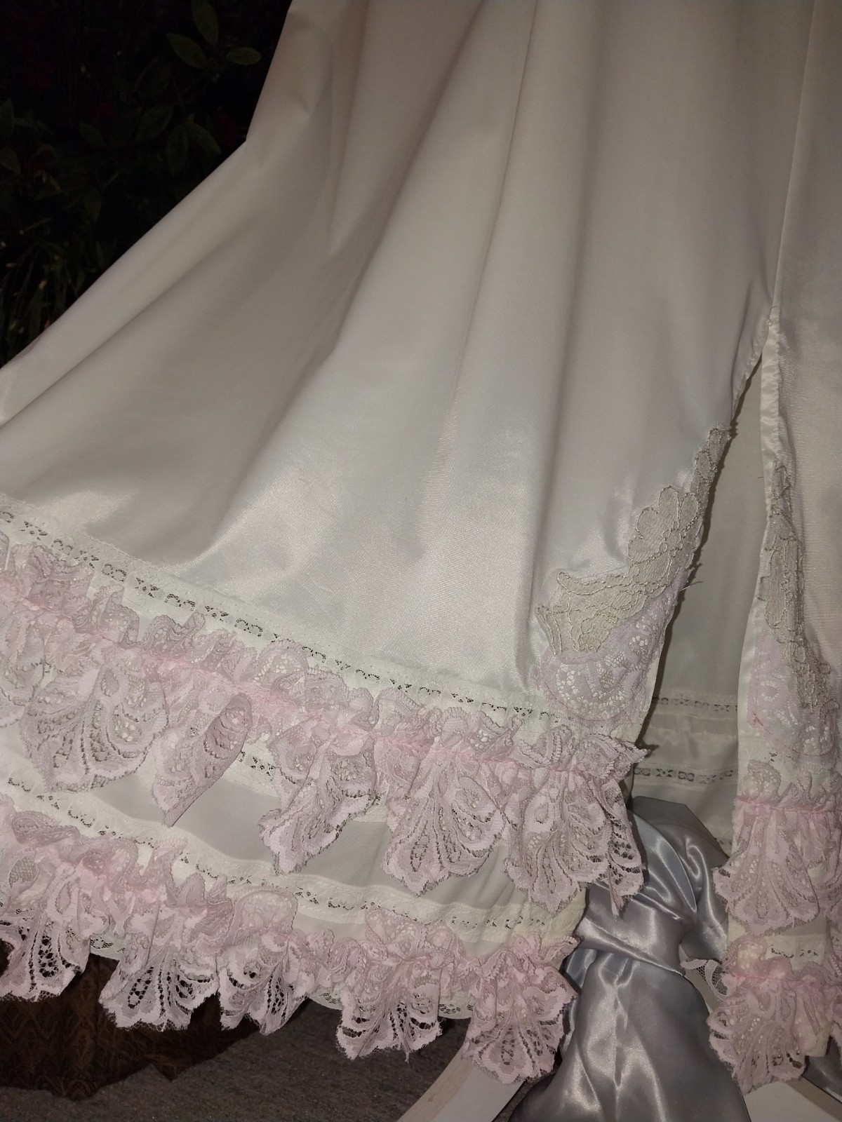 VTG SILKY NYLON SHINY FRILLY RUFFLES LAYERS PINK LACE HALF SLIP INSERTS APLQ ML