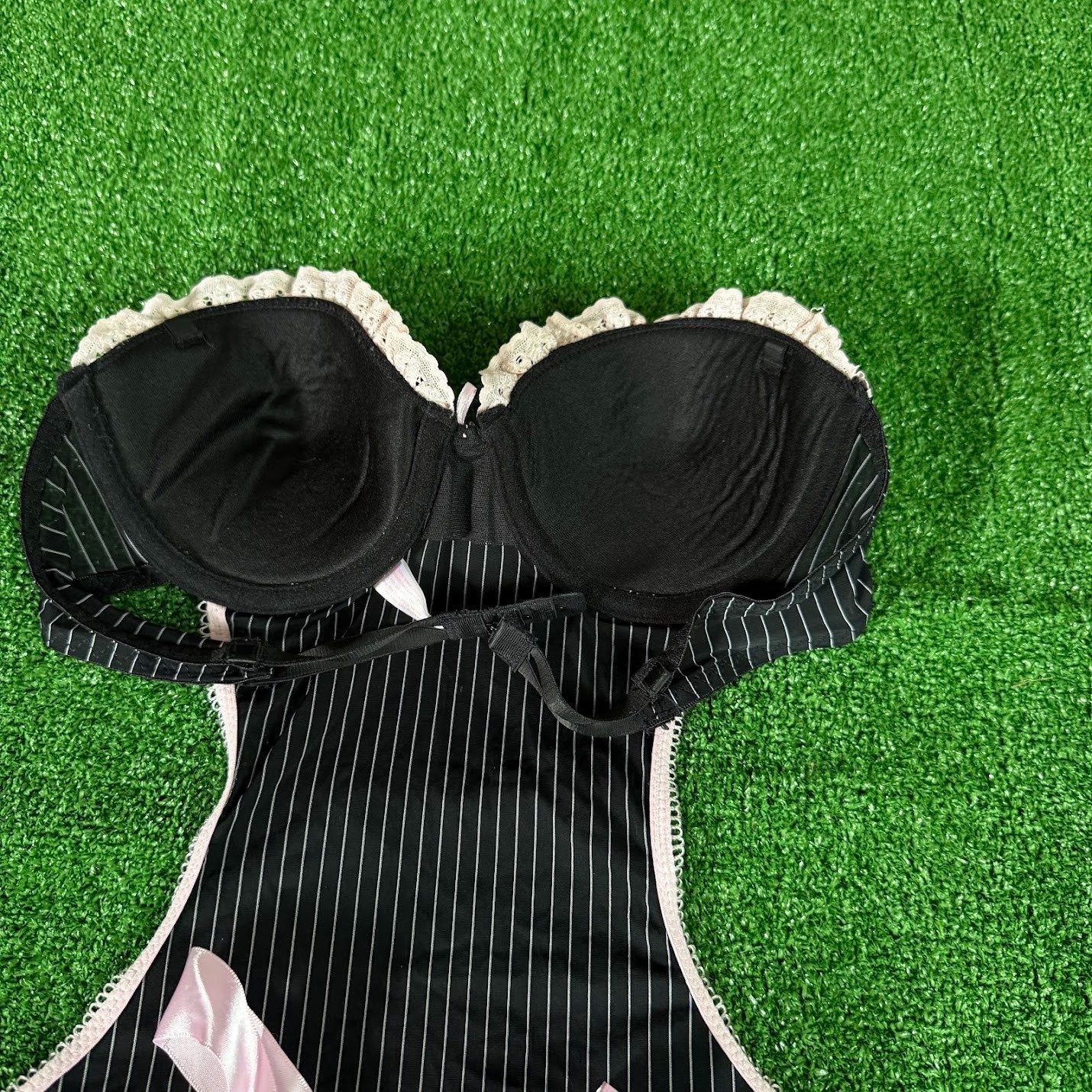 Vintage Y2K Jolie Intimates Teddy Black Pink Pinstripe Heart Cutout Underwire L