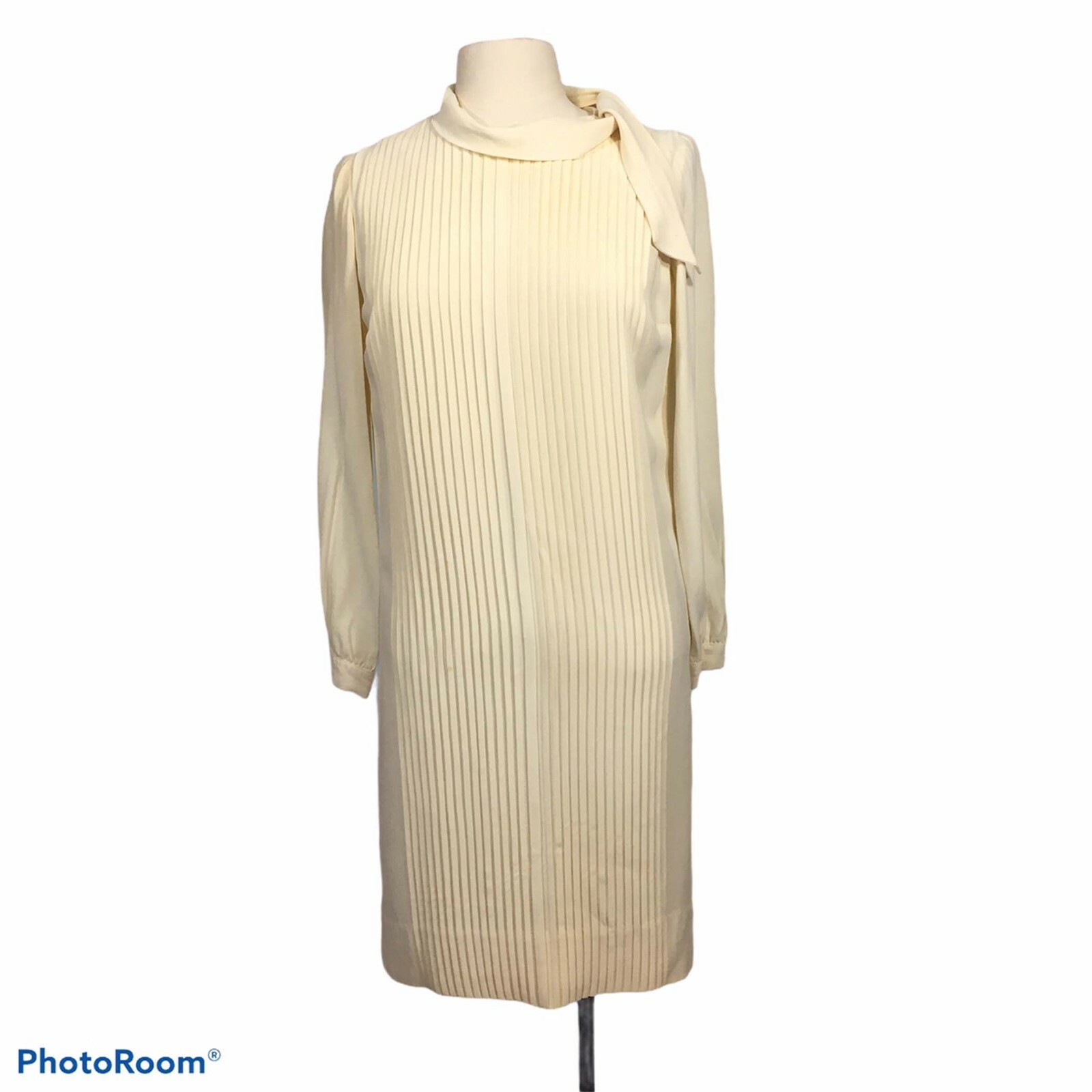 Nardis of Dallas Vintage 60’s Cream White Pleated Front Shift Custom Dress, 36 b