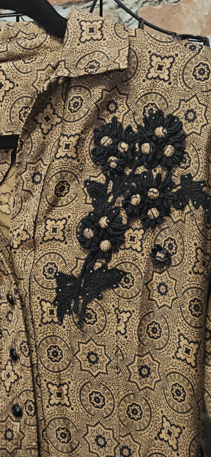 Vintage Brown Patterned Shirtwaist With Embroidery & Pockets