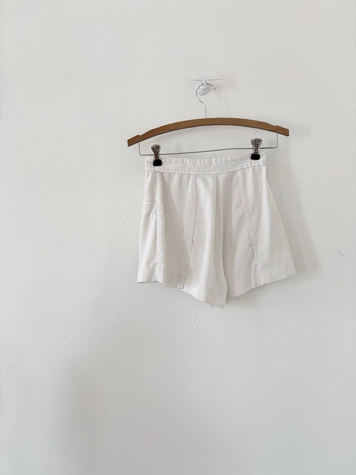 1970s Court Casuals High Waist White Tennis Skort Shorts Stretch Twill Patina 24