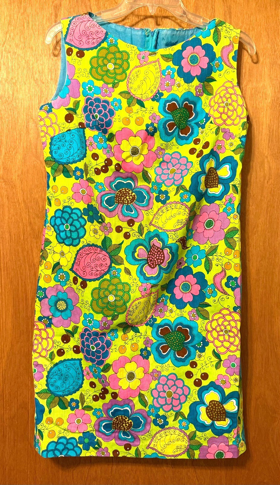 Vintage 1960’s Style Sleeveless Vibrant Psychedelic Floral Shift Dress – Medium