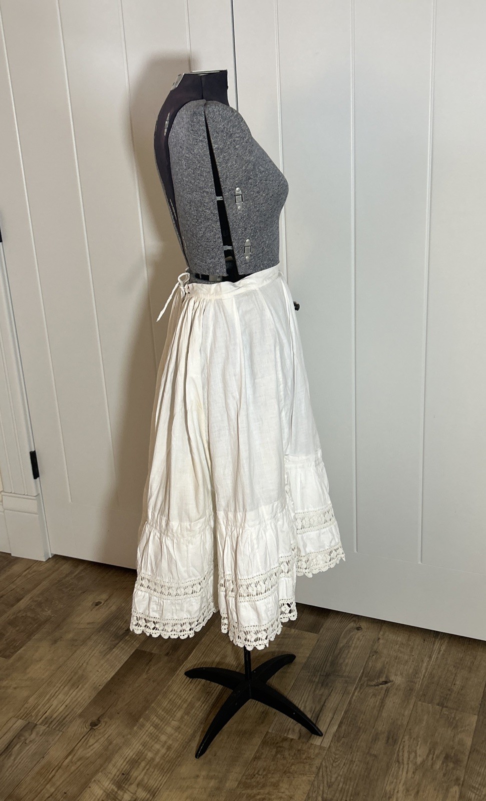 Antique Off White Cotton And Lace Heavyweight Petticoat Skirt
