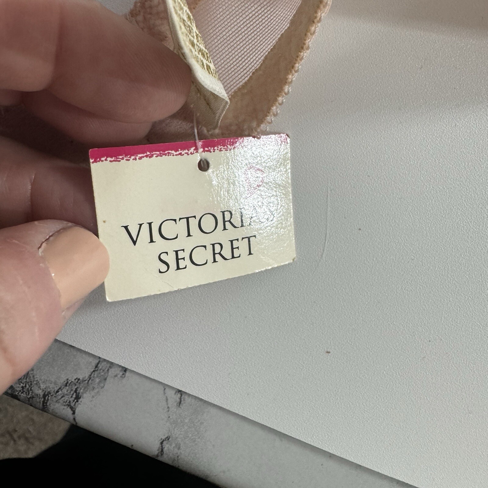 New Victoria’s Secret Satin Second Skin Bra Panty Set Size 38C Thong Large Vtg