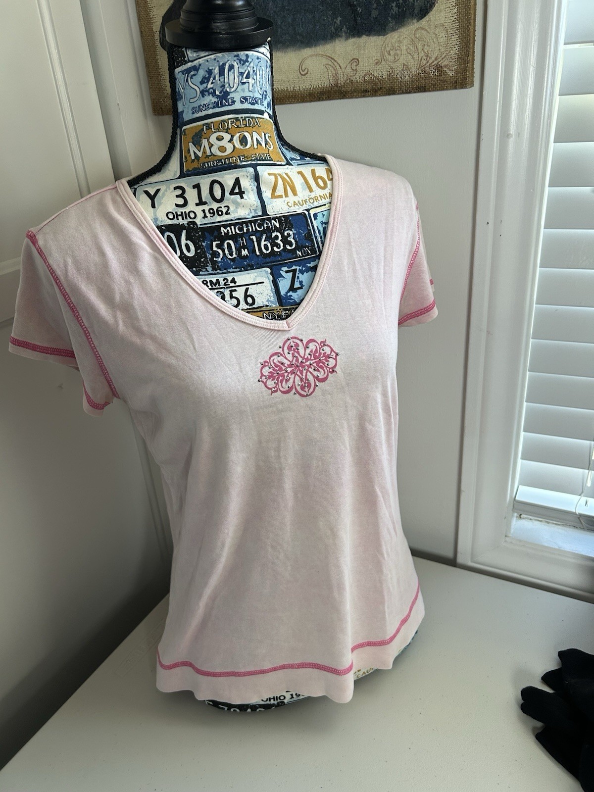Vintage Y2K Unity World Wear Pink Graphic Shirt w Rhinestone Details Size Medium