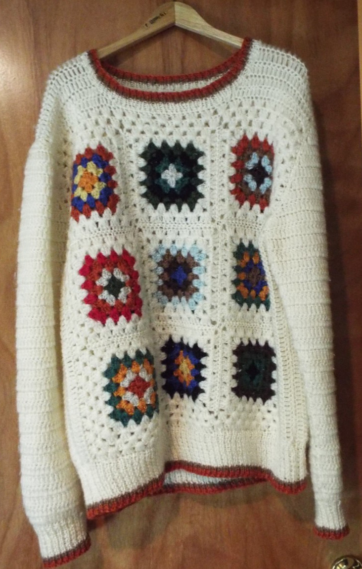 1970s VTG Women’s Handmade Crocheted Granny Square Sweater Boho Hippie Thane