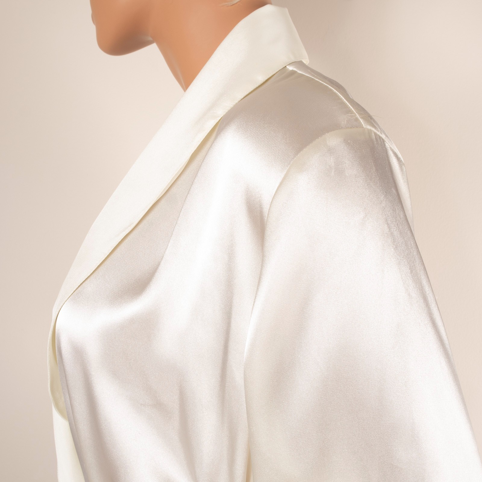 VTG NWT JONES NEW YORK Robe Bridal Satin Bone Flutter Sleeve Belt S/M