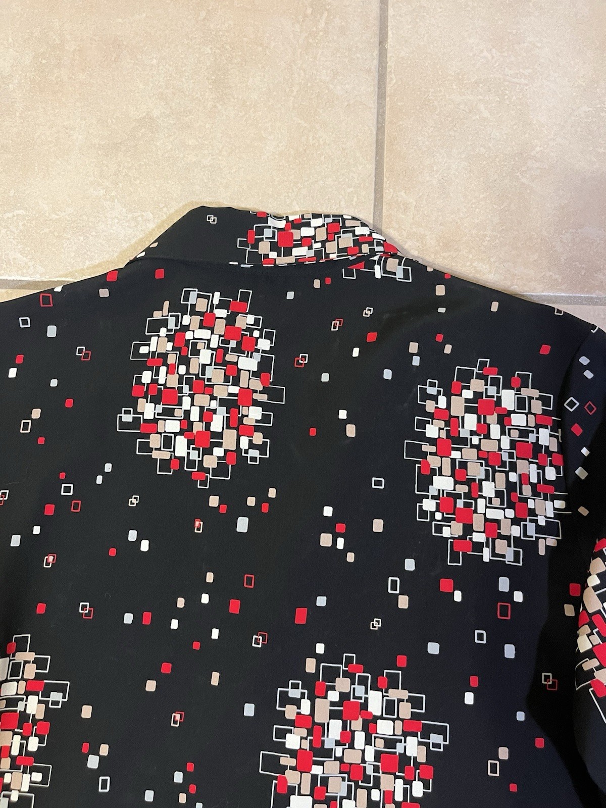 0023 Impressions VTG Women’s Black Top With Geometric Confetti Print Pattern S