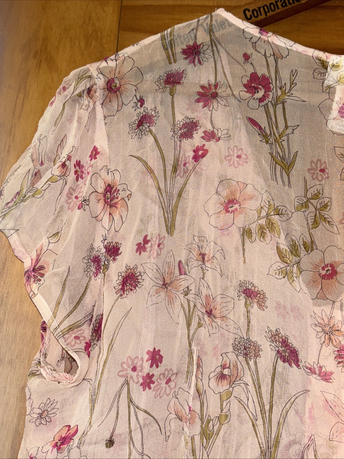 Vintage Silk Sheer Pink & Floral top Sz L Faux Pink Pearl Buttons Cap Sleeve