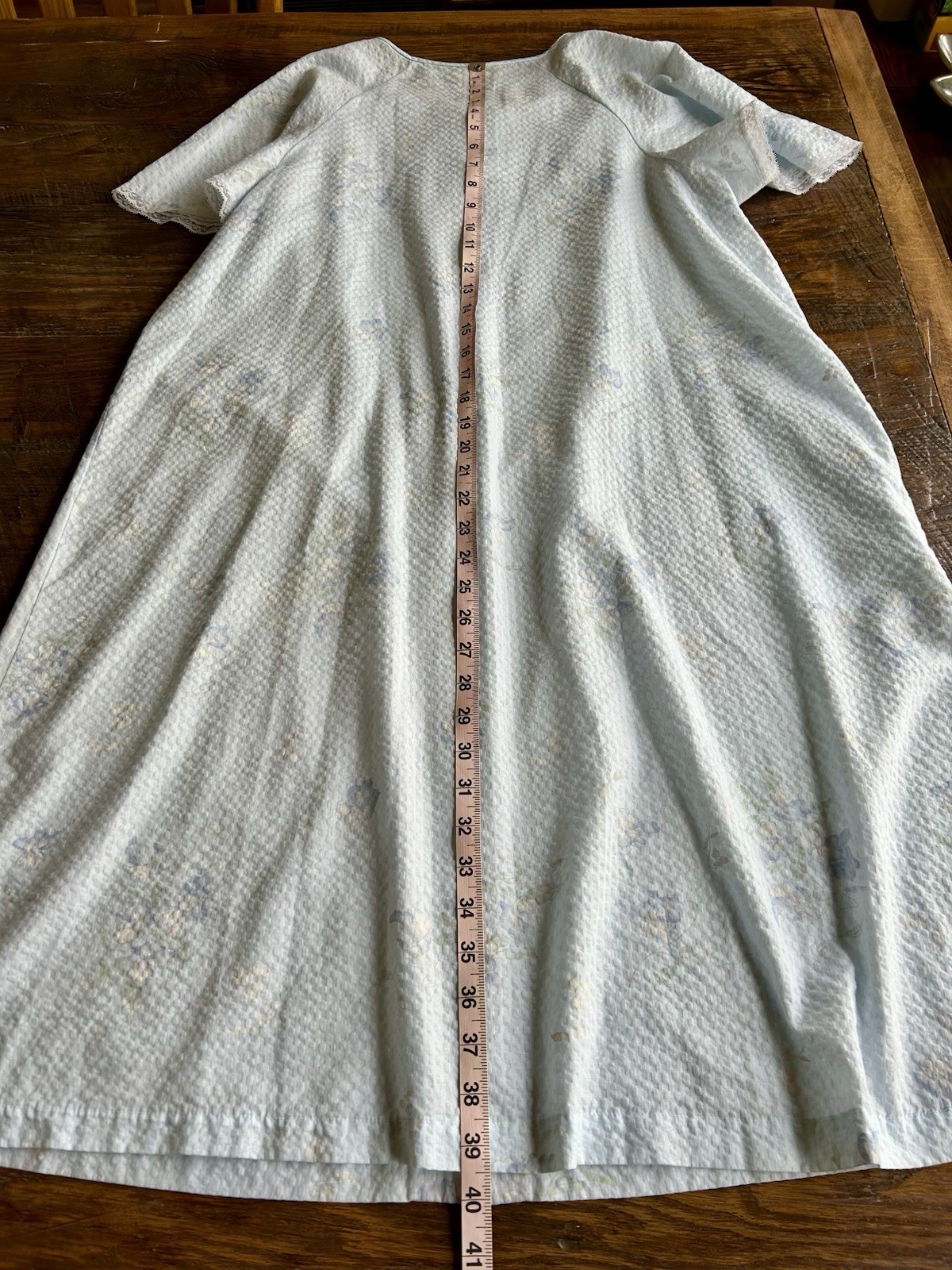 Vintage Lorraine Blue Floral Robe Size M House Dress Nightgown Snap Closure USA