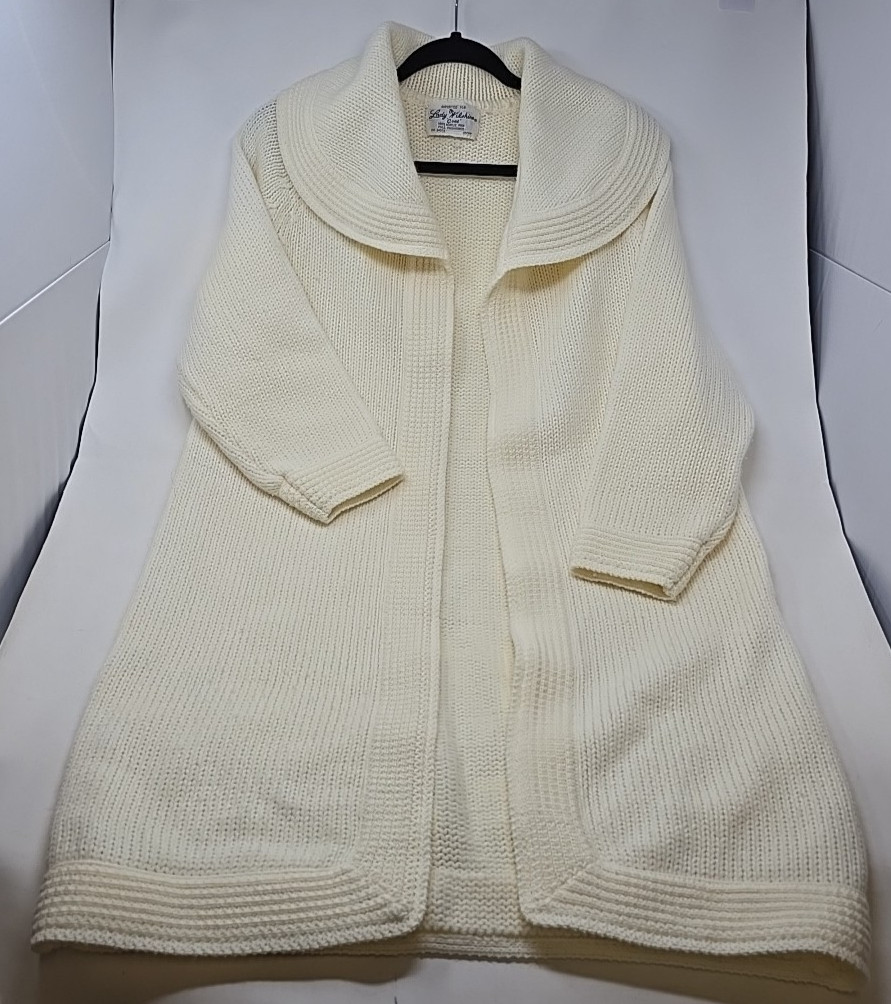 Vintage Lady Wilshire MCM Long Coat Ivory Color Collared Acrylic Coat RN34572