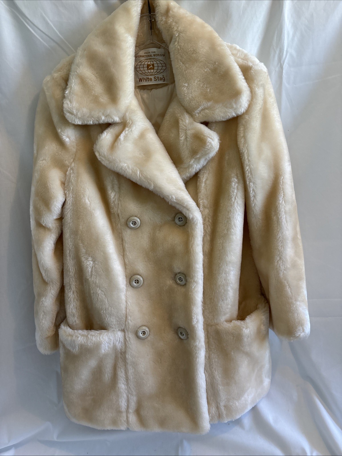 White Stag Coat Vintage 70’s Faux Fur Cream Buttons Collar Pockets Mint Size 14