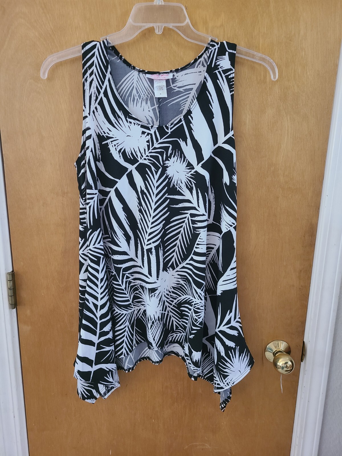 Pretty Woman Vintage Made In USA Black & White Tank Top, Shark Bite Hem, Medium
