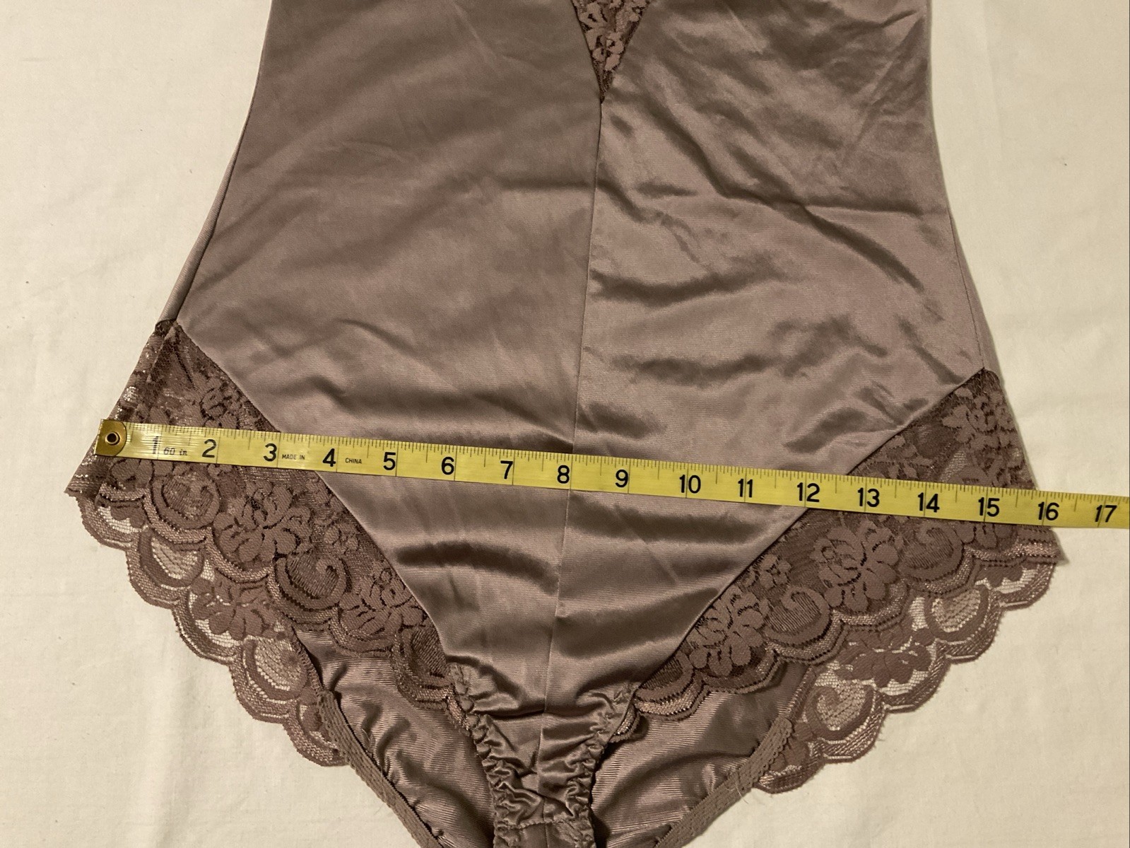 Vintage Maidenform Chantilly Shiny Nylon Snap Crotch Slip Bodysuit Size Small 32