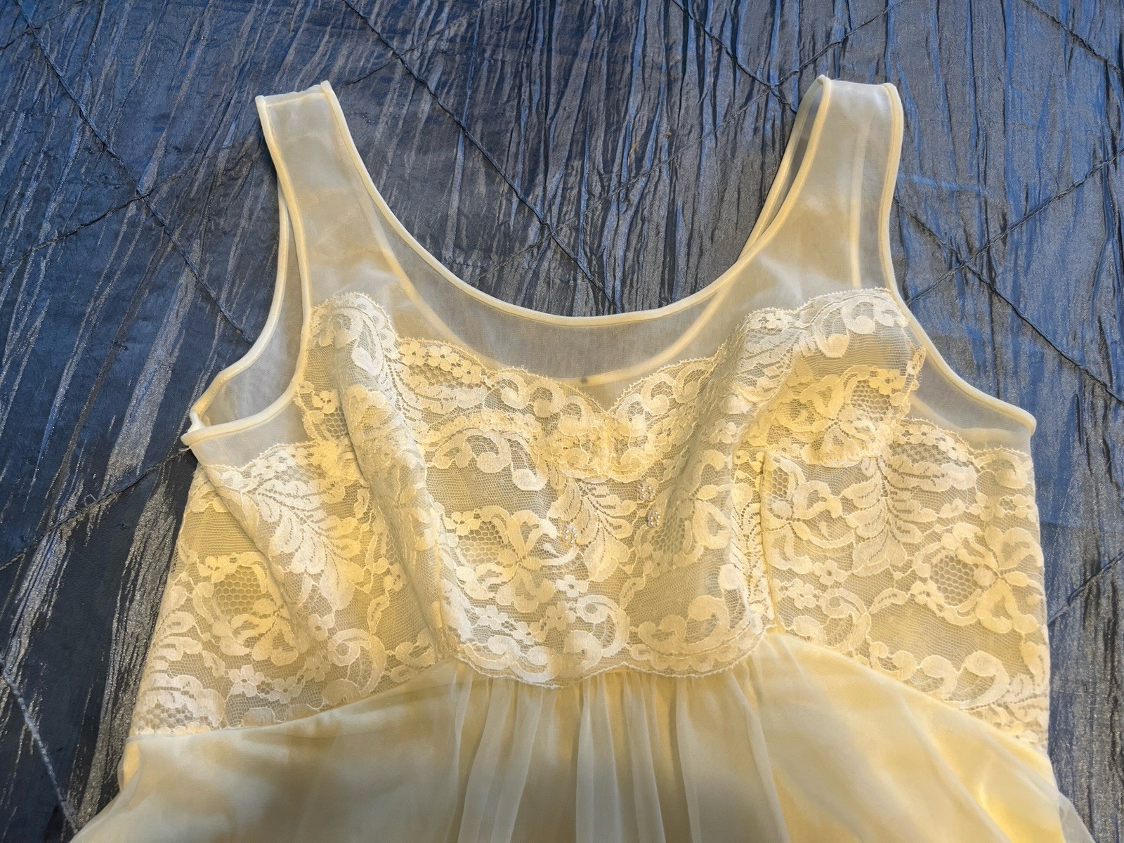 Vintage 80’s Shadow Line Yellow nightgown robe peignoir set lace nylon chiffon S