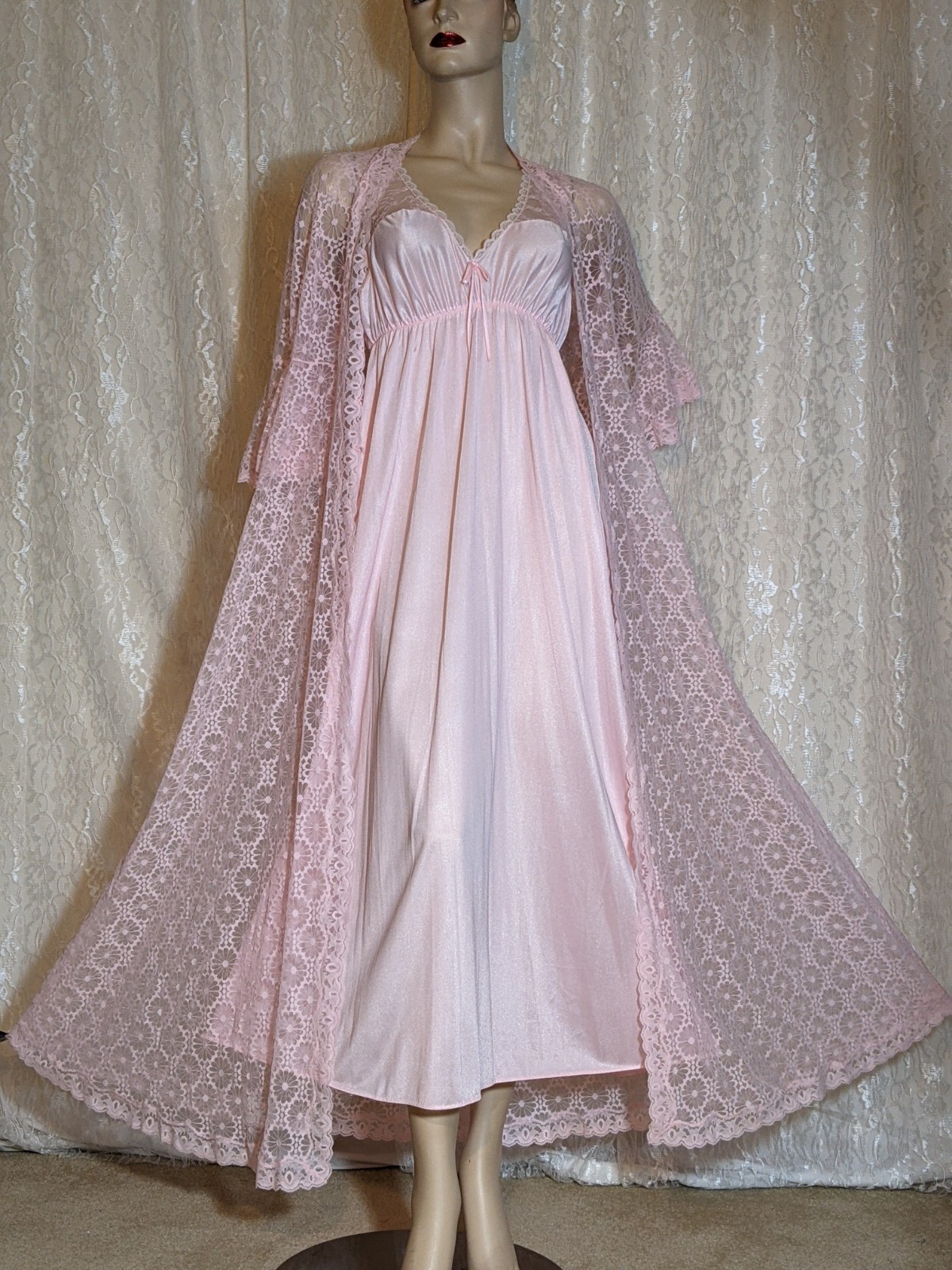 Vintage Pink All lace bodice Sweetheart Neck Lingerie Slip dress Nightgown M
