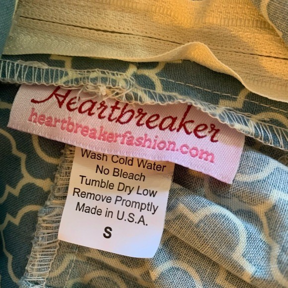 HEARTBREAKER. Teal/White Skirt with band. Size Sml. 90s Style.