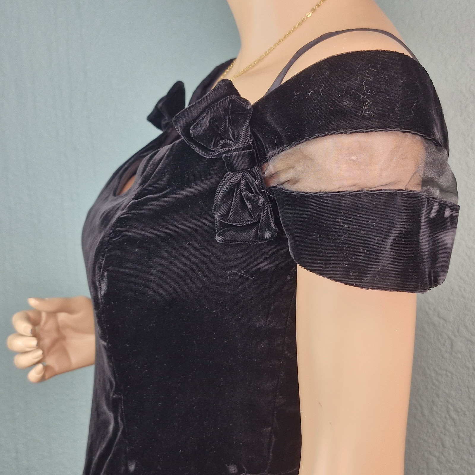Vintage 90s Y2K Victoria’s Secret Moda Intl Black Velvet Gown Illusion 8/S