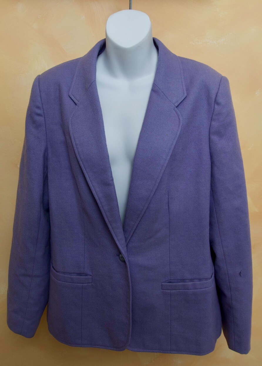 Vintage Lavender Blazer – Made in Japan, Size Medium, 65% Polyester & 35% Wool