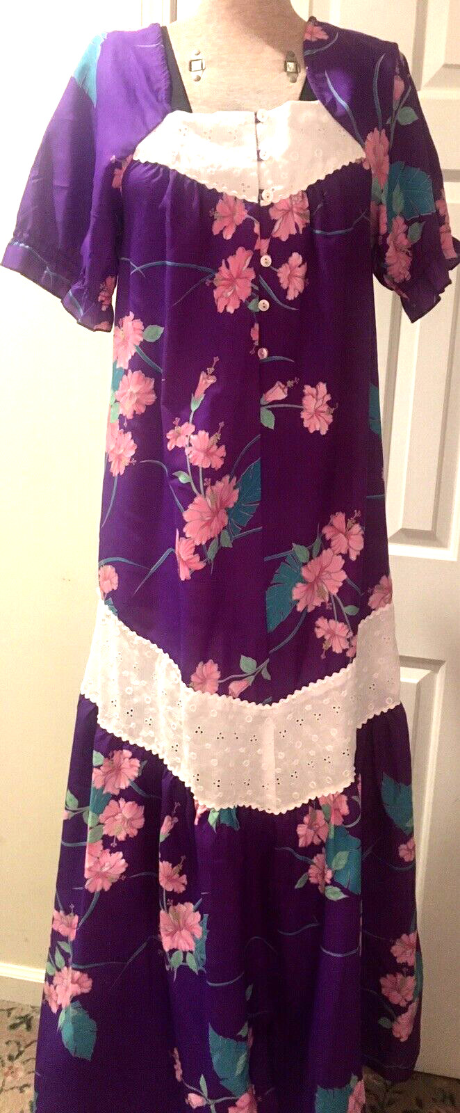 Vintage Hawaiian Luau Purple Maxi Dress Size 10 White Eyelet Floral Gown Flowers