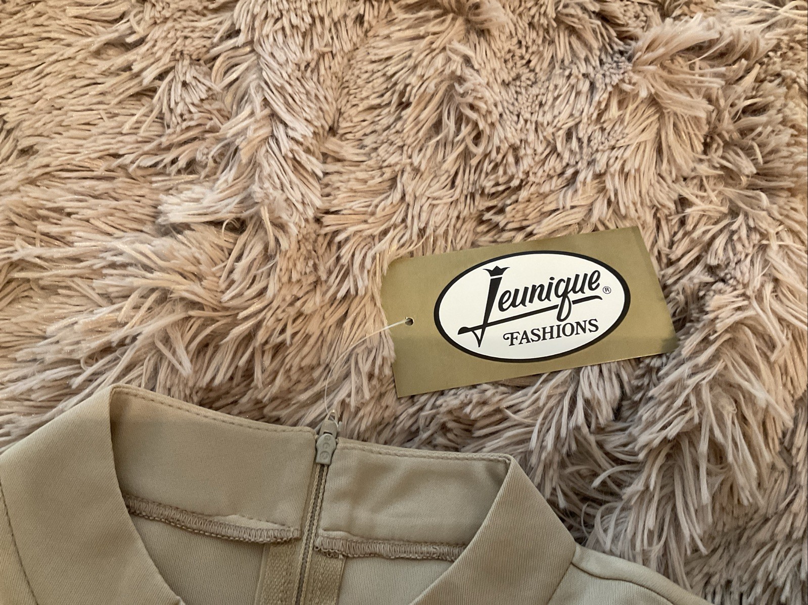 VINTAGE 60’s JEUNIQUE Beige Zipper Back Top Size 10 NEW WITH TAGS