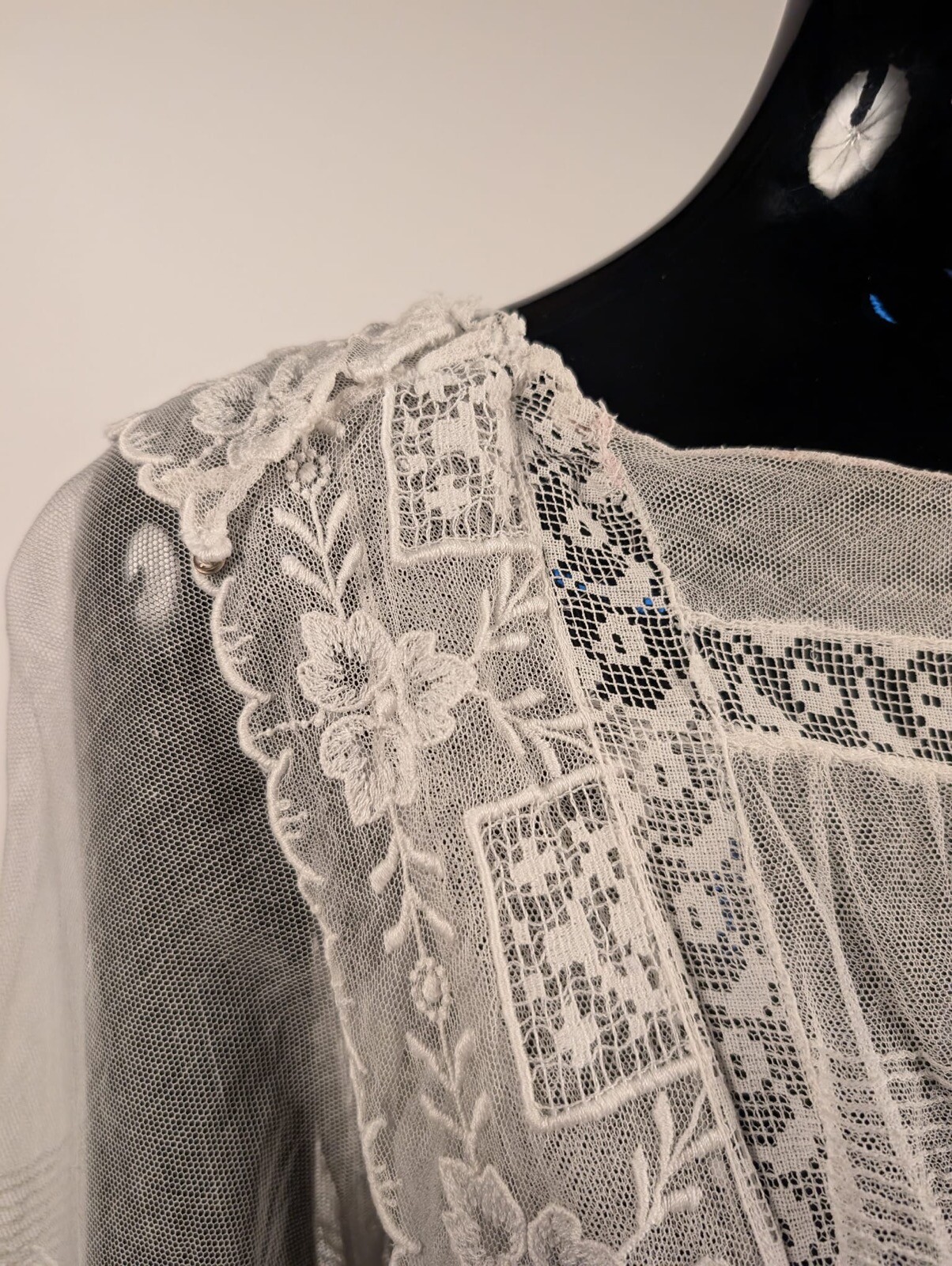 BEAUTIFUL EDWARDIAN EMBROIDERED NET DRESS W LACE INSERTION + EMBROIDERY