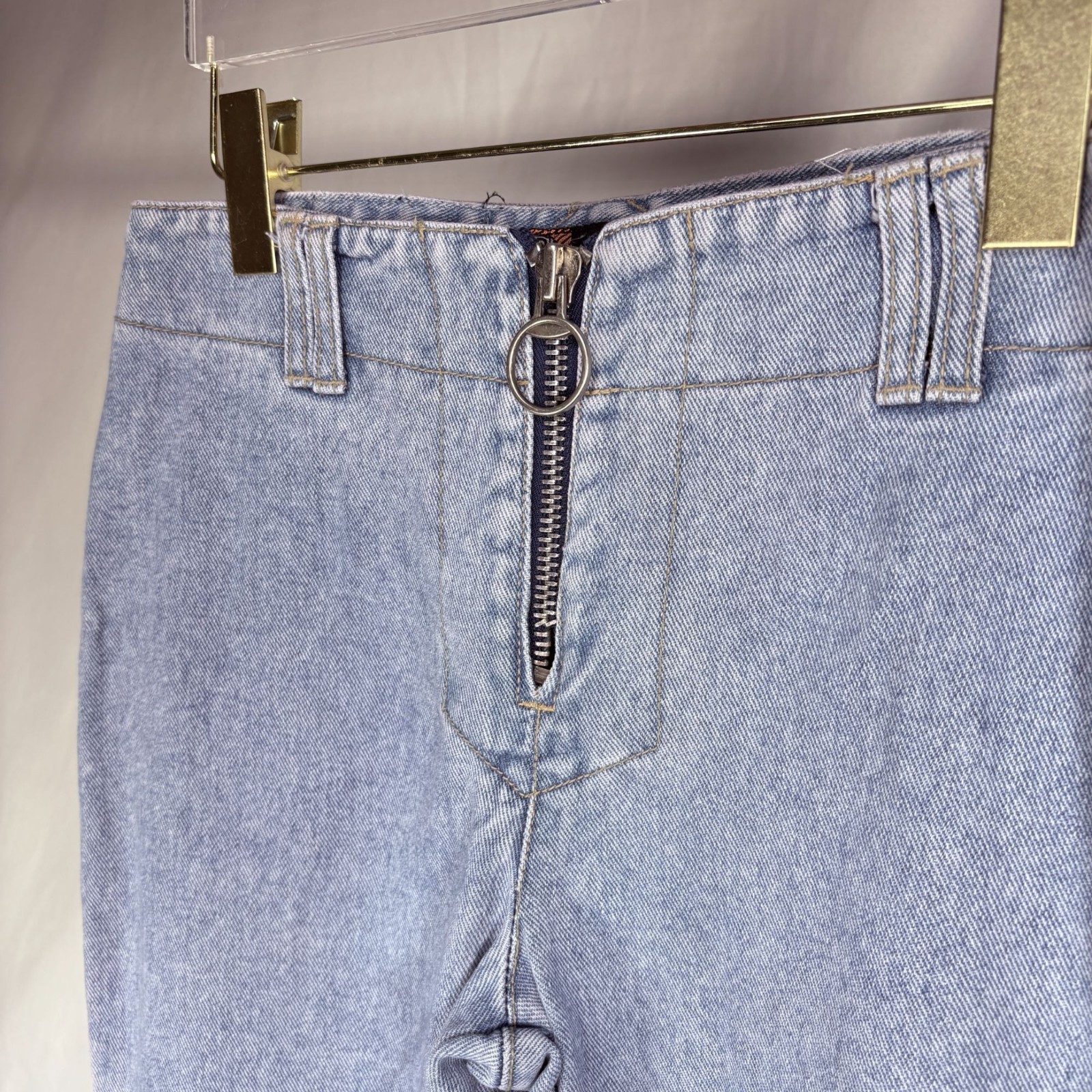 Vintage No Excuse Y2K Women’s Light Wash No Pocket O Ring Zipper Denim Jeans 30″